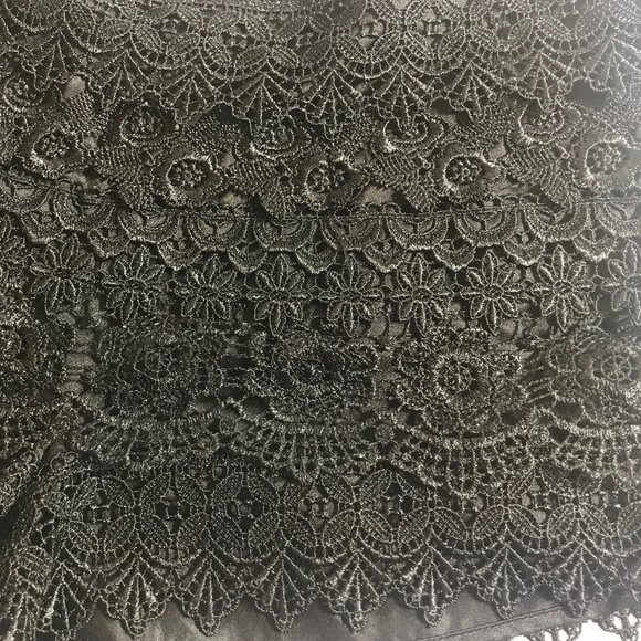 SANS SOUCI BLACK LACE SHORTS - Picture 2 of 5